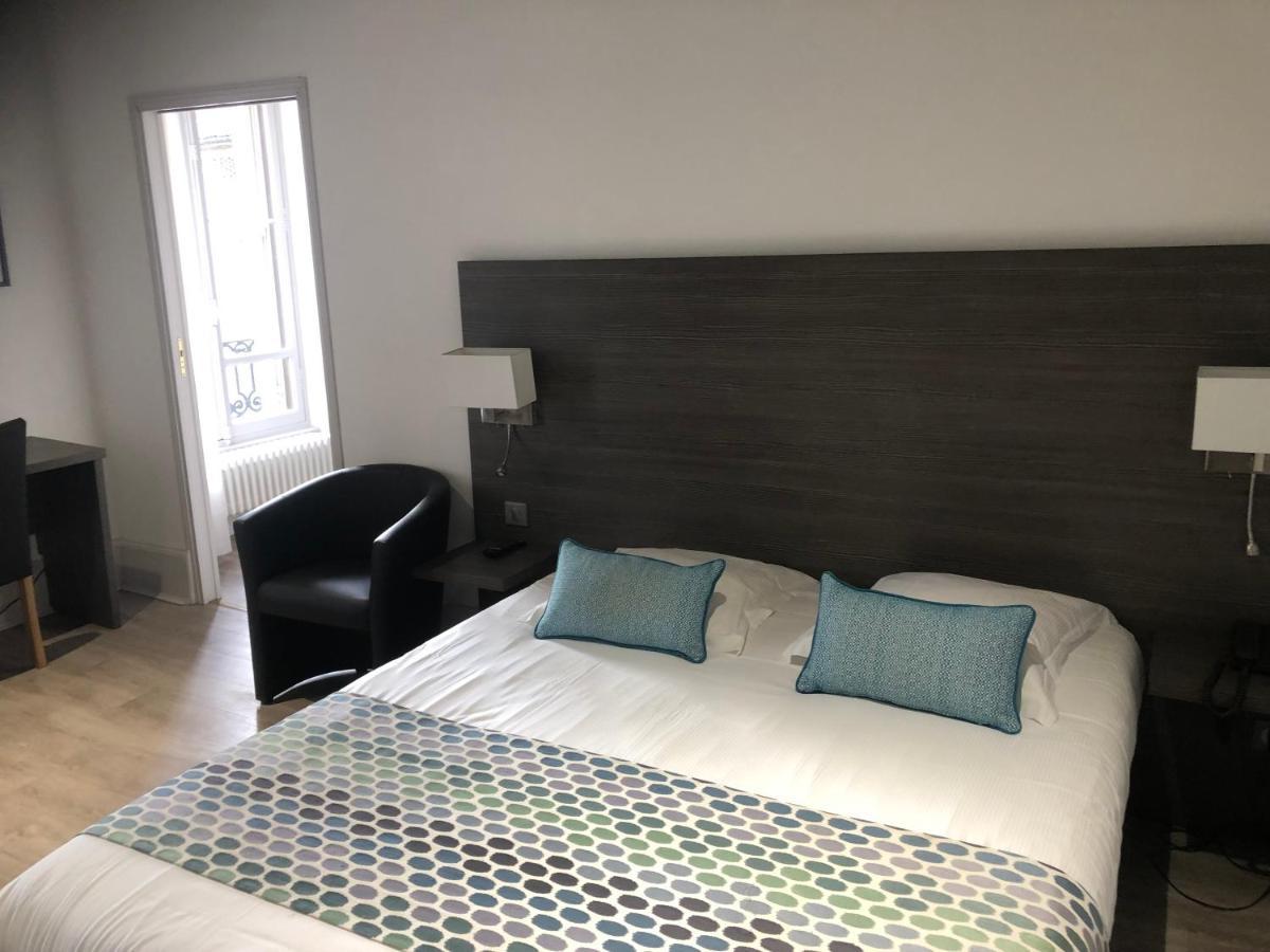 Hotel Montespan Bourbon-lʼArchambault Extérieur photo