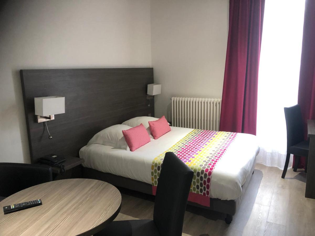 Hotel Montespan Bourbon-lʼArchambault Extérieur photo