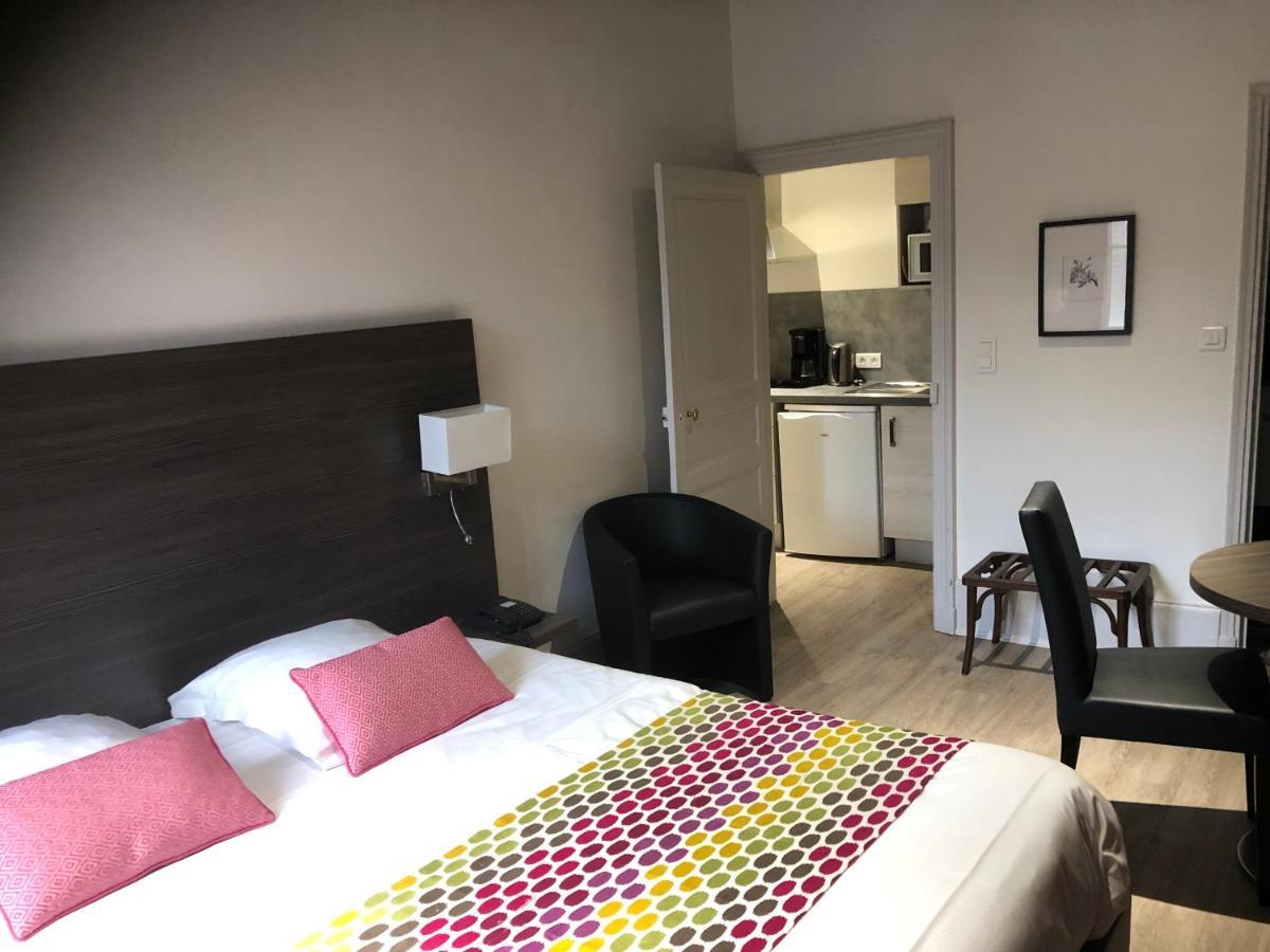 Hotel Montespan Bourbon-lʼArchambault Extérieur photo